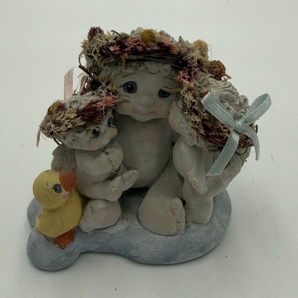 Dreamsicles "A Kiss for Mama" Baby Duck Figurine Resin Signed Kristine 1996